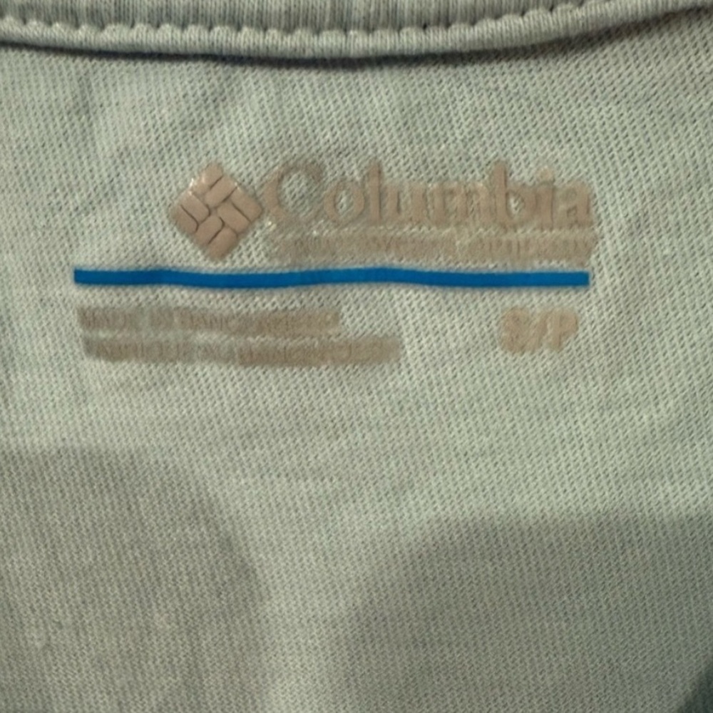 Columbia Women's Light Blue North Cascades Relaxed Fit Graphic Tee - Picture 6 of 7